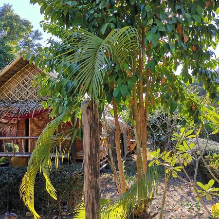 Phuhaya Bamboo Bungalows Ko Lanta Exterior foto