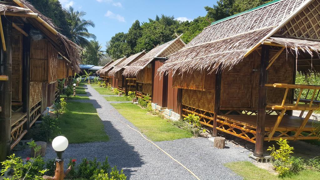 Phuhaya Bamboo Bungalows Ko Lanta Exterior foto